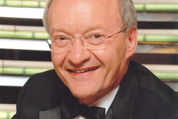 Dr. Edward W. Papp MD CCFP FCFP LM